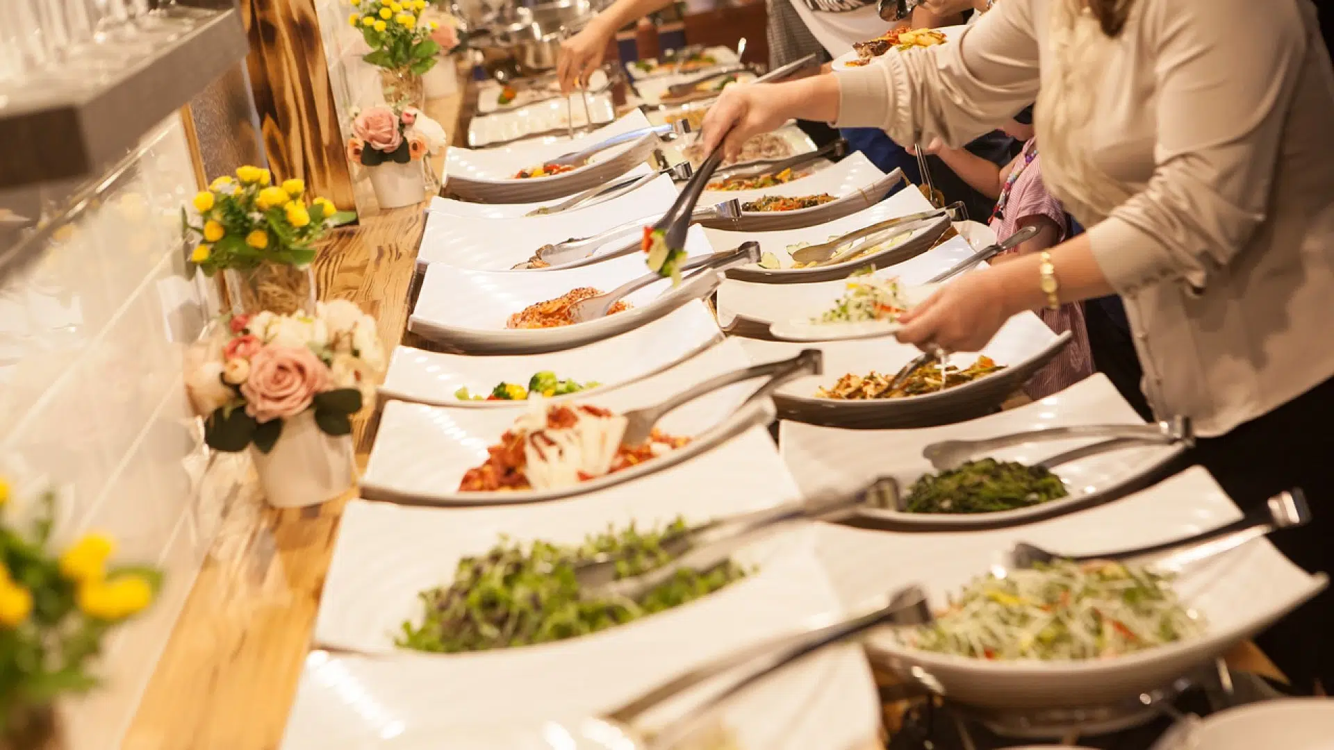 Confiez votre repas à un traiteur à Bordeaux !